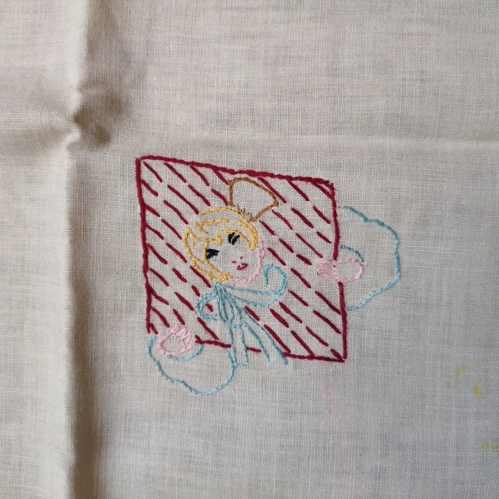 Vtg Embroidered Card Table Cover‎ Cloth w/ Ties - Poker Bridge Game Night Suits